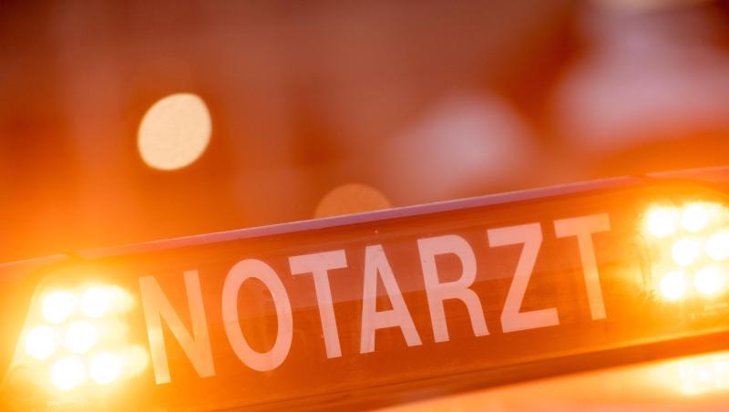 Ein Dachschild mit der Aufschrift "Notarzt". Foto: Lino Mirgeler/Archivbild Ein Dachschild mit der Aufschrift "Notarzt". Foto: Lino Mirgeler/Archivbild
