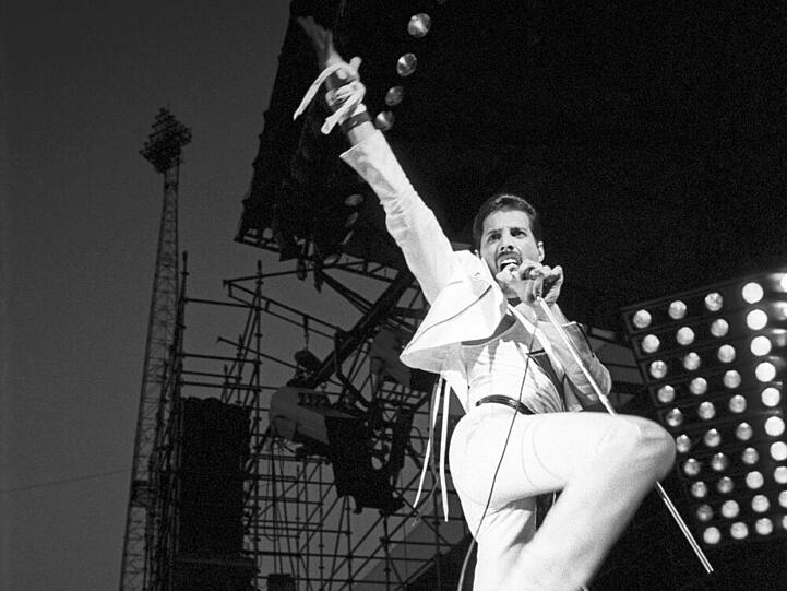 Freddie Mercury in seinem Element: Hier auf der Bühne des Live Aid 1985