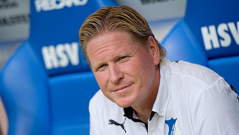 Markus Gisdol wird am Montag vorgestellt und sitzt am Samstag bei Hertha BSC Berlin erstmals auf der Bank des HSV. Markus Gisdol wird am Montag vorgestellt und sitzt am Samstag bei Hertha BSC Berlin erstmals auf der Bank des HSV.