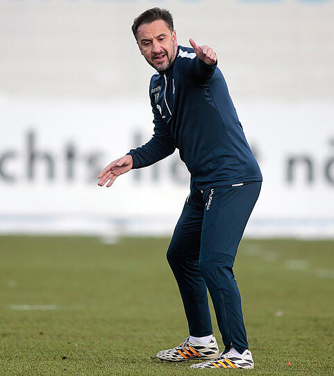 Der neue 1860-Trainer Vitor Pereira legt sich beim Trainingsauftakt der Löwen nach der Weihnachtspause mächtig ins Zeug. Die beeindruckenden Bilder des einsatzfreudigen Portugiesen...