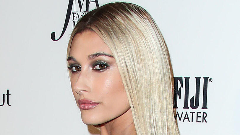 Model Hailey Bieber bei der Verleihung der Fashion Media Awards im September 2018