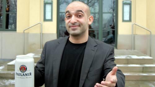 Nach Art des Bußpredigers Barnabas: Django Asül.