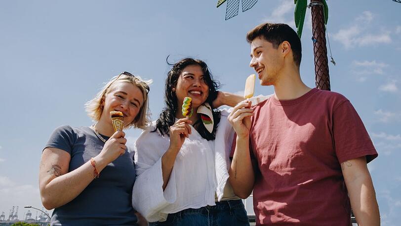 Die meisten Deutschen essen nicht nur im Sommer Eis.