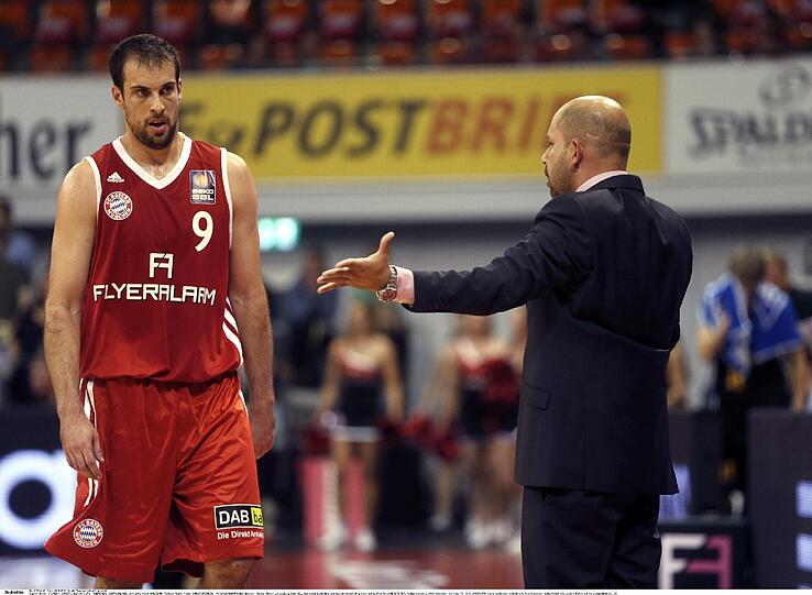 Yotam Halperin und Coach Yannis Christopoulos.