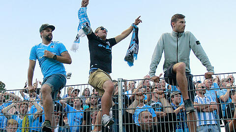 Die Löwen-Fans beim Auswärtsspiel (4:1) in Memmingen.