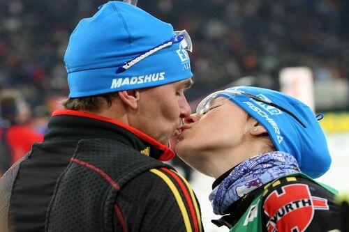 Zwar schafften Michi Greis und Katrin Hitzer nur Rang sieben - ein Bussi gab es aber trotzdem.