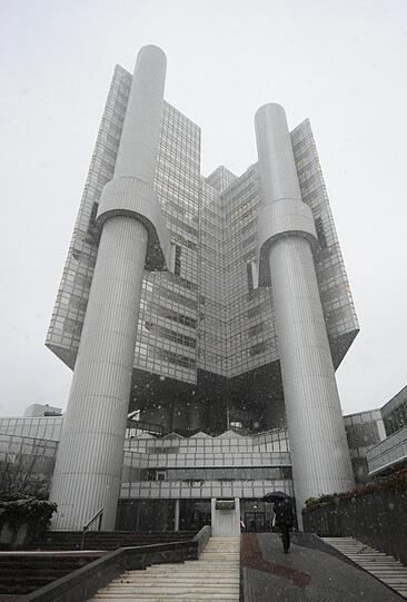 Die Generalstaatsanwaltschaft Frankfurt führt das Verfahren, das
Bundeskriminalamt ist eingeschaltet.