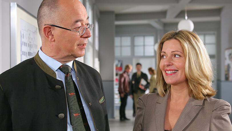 Karin Thaler, hier mit Kollege Alexander Duda, dreht seit der ersten Folge für "Die Rosenheim-Cops". Karin Thaler, hier mit Kollege Alexander Duda, dreht seit der ersten Folge für "Die Rosenheim-Cops".