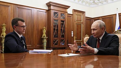 Kremlchef Wladimir Putin hat der Ukraine mit harten Antworten gedroht auf die j&uuml;ngsten Drohnenangriffe auf russische Ziele.