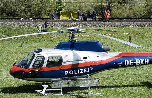 Einsatzkräfte am Unfallort.
