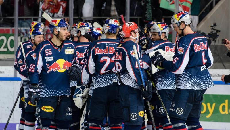Der EHC Red Bull München feierte den Finaleinzug. Der EHC Red Bull München feierte den Finaleinzug.