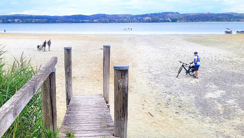 Der Steg am Nordufer der Reichenau. Der Steg am Nordufer der Reichenau.