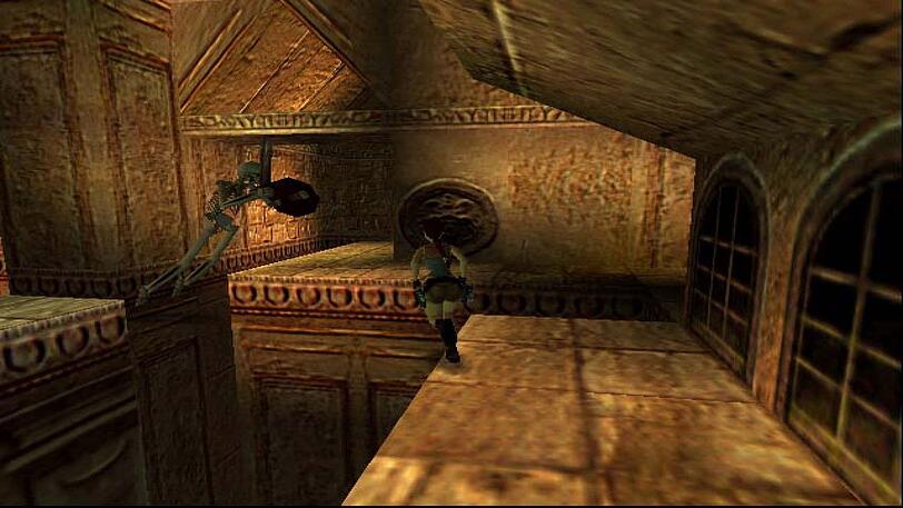 In ihrem vierten Abenteuer "The Last Revelation" (1999) verschl&auml;gt es die Adventure-Lady ins Reich der &auml;gyptischen Mythologie. Konsolenspieler halten sich beim Kampf gegen den b&ouml;sen Gott Seth vorzugsweise an die h&uuml;bschere Dreamcast-Version.