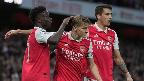 Arsenals Martin Odegaard (M) traf beim 3:1-Sieg gegen Chelsea doppelt.