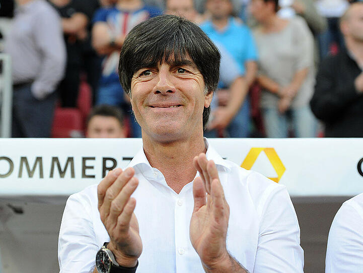 Joachim Löw zeigt sich spendabel
