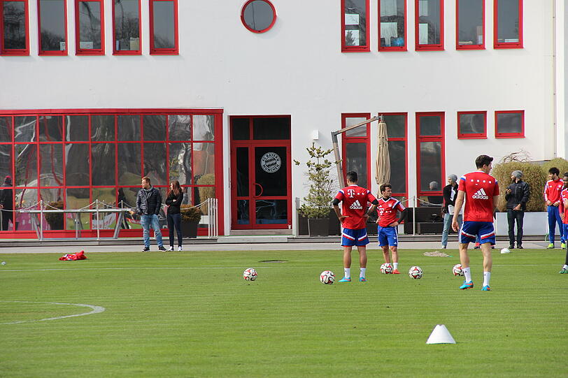 Am Dienstag gab's an der Säbener Straße ein öffentliche Trainingseinheit. Hier gibt's die Bilder!