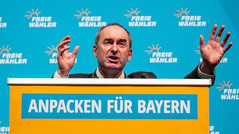 "Zuspitzung von Hass und Hetze im Wahlkampf": Die Chefin des NS-Dokuzentrums in München krisitiert auch Hubert Aiwanger.