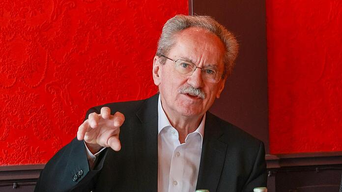 Als er noch selbst Münchner Oberbürgermeister gewesen ist, wollte Christian Ude, dass in München Hochhäuser gebaut werden. Jetzt hat er die Seiten gewechselt und will die zwei geplanten Türme an der Paketposthalle verhindern.