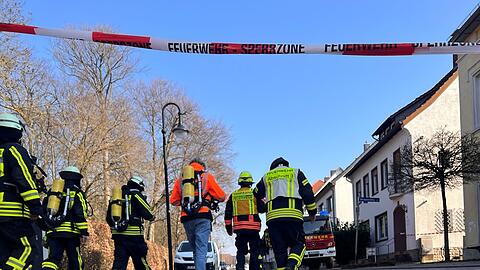 In Horn-Bad Meinberg str&ouml;mte nat&uuml;rliches Kohlendioxid aus dem Boden. Zwei Menschen wurden bewusstlos, konnten aber gerettet werden.