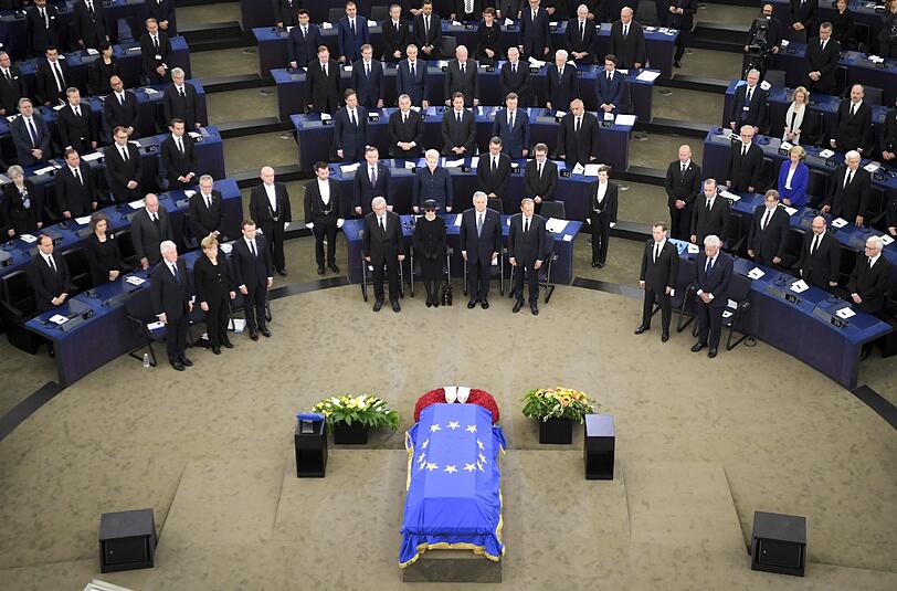 Bilder von den Trauerfeierlichkeiten für Helmut Kohl.