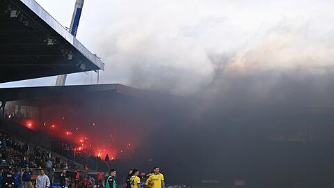 Kurz nach der Pause wurde das Spiel in Braunschweig unterbrochen.