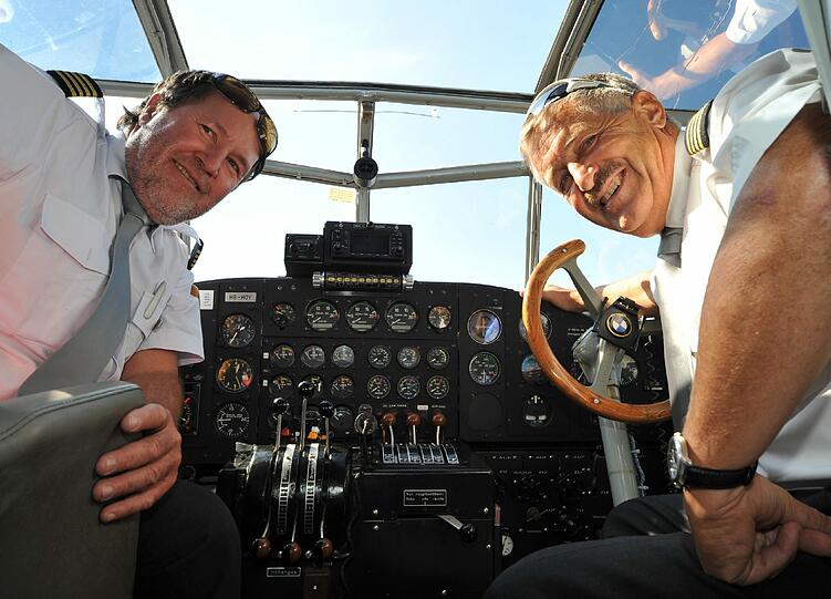 Cockpit, Panorama, lauter Motor: Die AZ hat sich auf einen Rundflug mit der alten Tante Ju begeben. Hier gibt's die spektkulären Bilder vom Flug