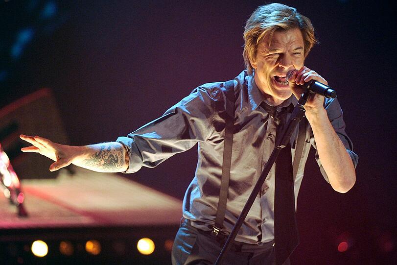 Wett-Pate Campino, der Leadsänger der Toten Hosen, wettet gegen die Kandidatin. Vielleicht eine kleine Stichelei, nachdem Moderator Markus Lanz Campinos band als die "Toten Hasen" angekündigt hatte?