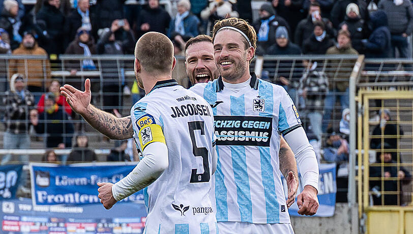 Thore Jacobsen setzte mit seinem Elfmeter zum 2:0 in der Nachspielzeit den Schlusspunkt. Thore Jacobsen setzte mit seinem Elfmeter zum 2:0 in der Nachspielzeit den Schlusspunkt.