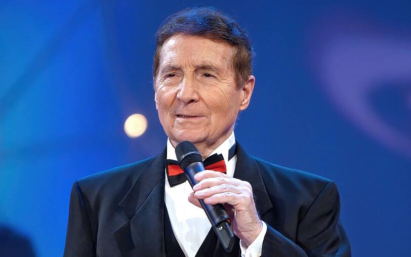 Freddy Quinn - hier bei einem TV-Auftritt 2005 - feiert am 27. September seinen 95. Geburtstag. Freddy Quinn - hier bei einem TV-Auftritt 2005 - feiert am 27. September seinen 95. Geburtstag.