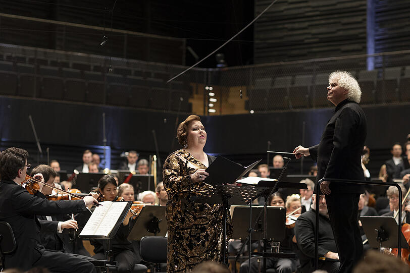 Simon Rattle mit der Mezzosopranistin Jamie Barton