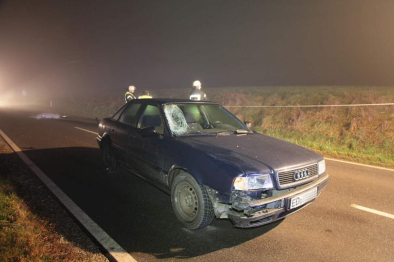 Nach dem tragischen Unfall verstirbt der 27- jährige Fußgänger noch am Unfallsort