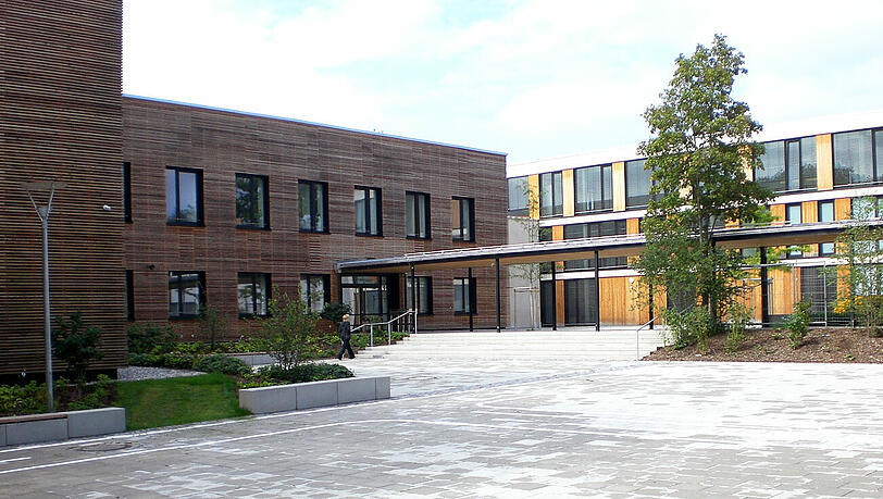 Die Grundschule an der Manzostraße. Die Grundschule an der Manzostraße.