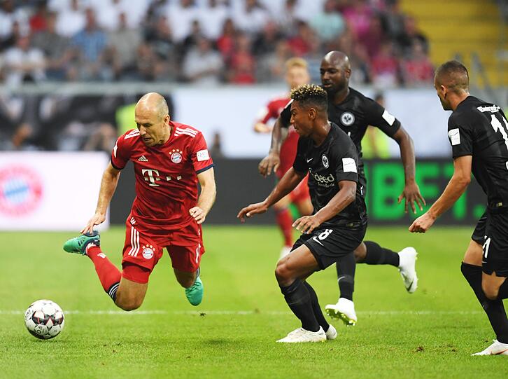 ARJEN ROBBEN - NOTE 2: Letzte Saison? Ihm doch egal. Der 35-Jährige mit 1A-Ecke auf den Kopf von Lewandowski vor dem 2:0. Ansonsten mit Feuereifer dabei, suchte immer wieder den Abschluss. Nach 57 Minuten nicht gaaanz so glücklich bei seiner Auswechslung, aber gut.