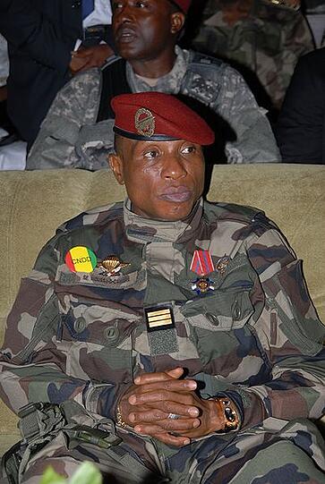 Putschte sich 2008 in Guinea an die Macht und herrscht seitdem mit blutigem Terror: der Elite-Soldat Moussa Dadis Camara.