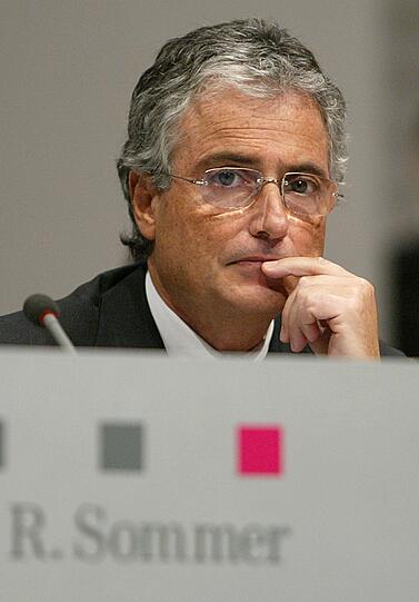 Ron Sommer, 11,6 Millionen Das mit der Volksaktie war kein Erfolg, die Abfindung des Ex-Telekom-Bosses von 2002 schon.