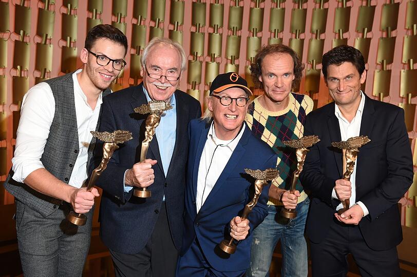 Die Gewinner: Martin Frank (Senkrechtstarter-Preis), Dieter Hanitzsch (Jubiläumspreis), Otto Waalkes (Ehrenpreis), Olaf Schubert (Musikpreis) und Christian Ehring (Preisträger)