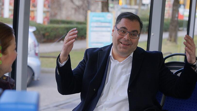 Der MVG-Chef erzählt aus Bonn: Dort sind bei den ersten E-Bussen teilweise die Türen herausgefallen.