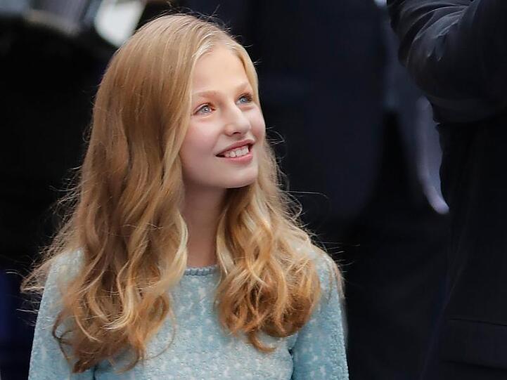 Die spanische Kronprinzessin Leonor (13) übernimmt trotz ihres jungen Alters immer mehr offizielle Aufgaben.