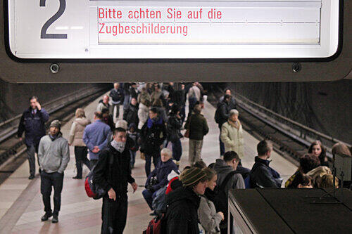 Schluss mit dem Verwirrspiel am Bahnsteig.