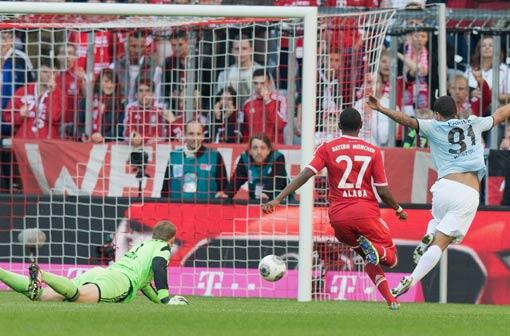 David Alaba: Note 3. Kam für den verletzten Dante. Erst Innen- dann Linksverteidiger. Hat schon mal auffälliger gespielt. WM-Quali-Kater?