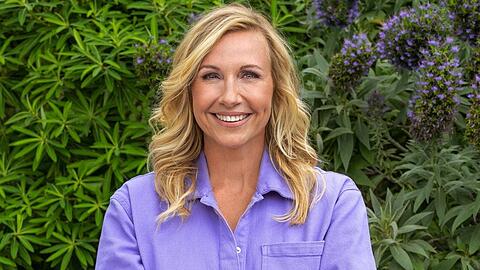 Andrea Kiewel führt auch dieses Jahr durch die "ZDF-Fernsehgarten"-Saison.