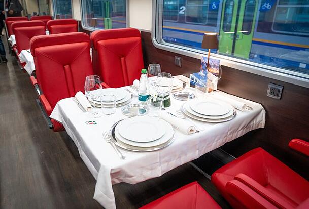 Speisewagen wie die in den Zügen von "FS Treni Turistici Italiani" sind heutzutage eine Seltenheit. Für den Wiesn-Expresszug sollen die bayerisch geschmückt werden.