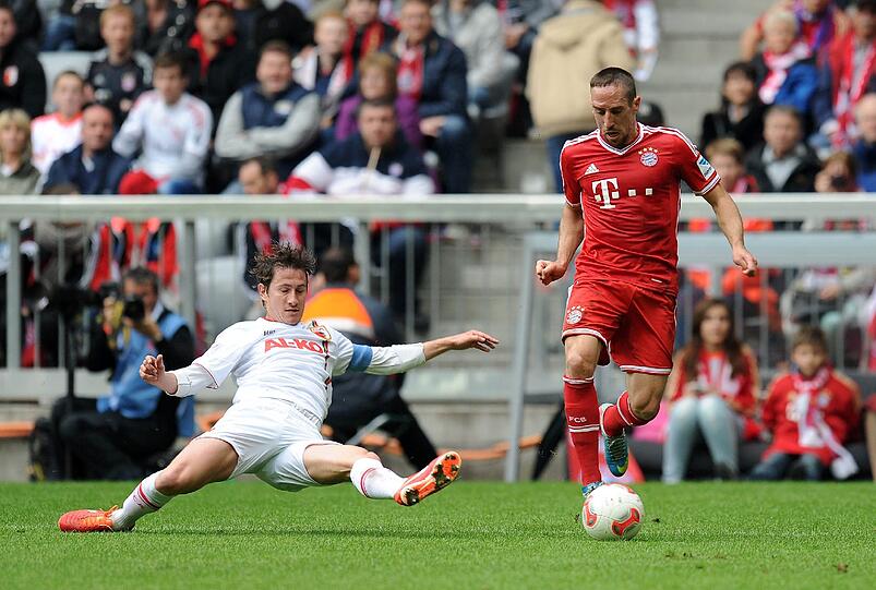FRANCK RIBÉRY: Note 3. Versuchte viel, schaffte zunächst wenig. Blieb mit seinen Dribblings spätestens beim dritten Gegenspieler hängen. Hätte vielleicht mal mit Robben die Seiten tauschen sollen. Immerhin: ein Scorer-Punkt, als er Shaqiri das 2:0 auflegte.