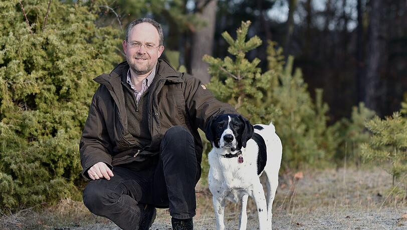 Tierpathologe Achim Gruber mit Hund Benni. Tierpathologe Achim Gruber mit Hund Benni.