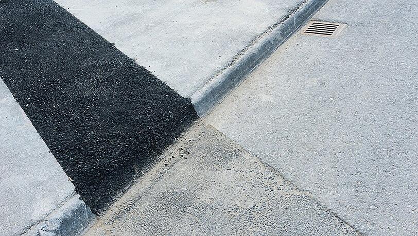 Strukturen bei Asphaltarbeiten. Strukturen bei Asphaltarbeiten.