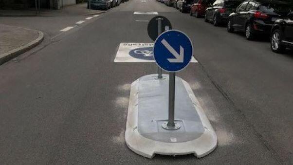 Die Inseln sollen Autofahrer vom Überholen abhalten.