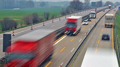 Die Werte für den Lärmschutz an schon bestehenden Bundesstraßen und Autobahnen sollen um drei Dezibel gesenkt werden.