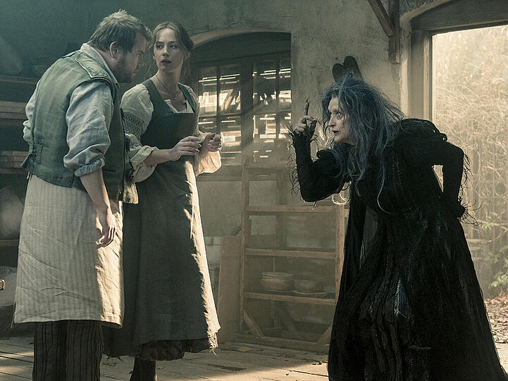 Der Bäcker (James Corden) und seine Frau (Emily Blunt) lassen sich auf einen Deal mit der Hexe (Meryl Streep) ein
