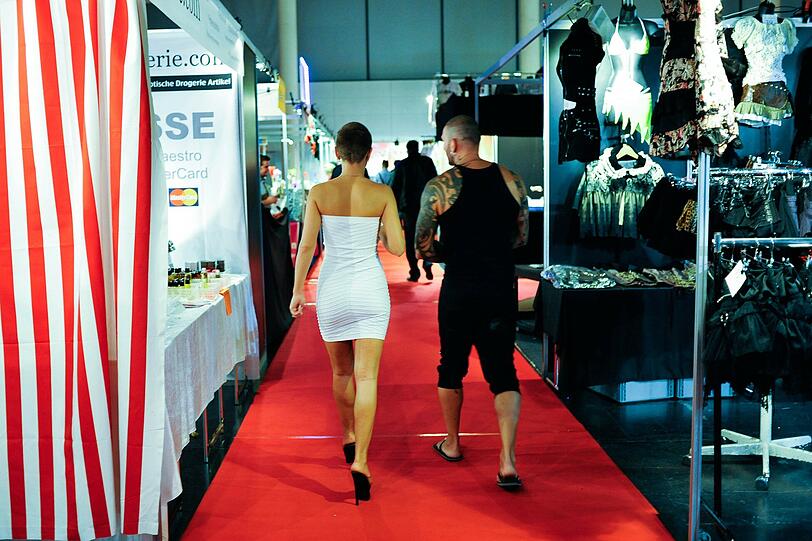 "Eros und Amore": Die heißen Bilder von der Erotikmesse in der Olympiahalle!