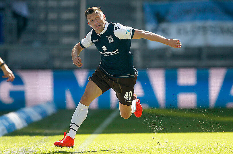 Noch ist nicht sicher, ob Ivica Olic am Sonntag gegen die Würzburger Kickers auflaufen kann.